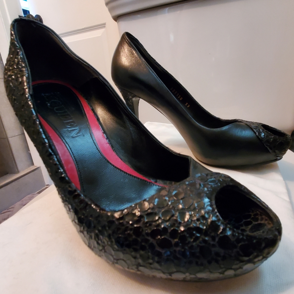 ALEXANDER MCQUEEN Mixed Media Black Leather Peep Toe Heels